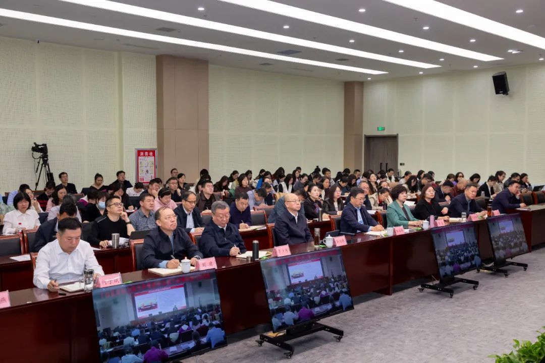 f695b99e-f5ae-4994-aed6-5c6efa5ae962.jpg